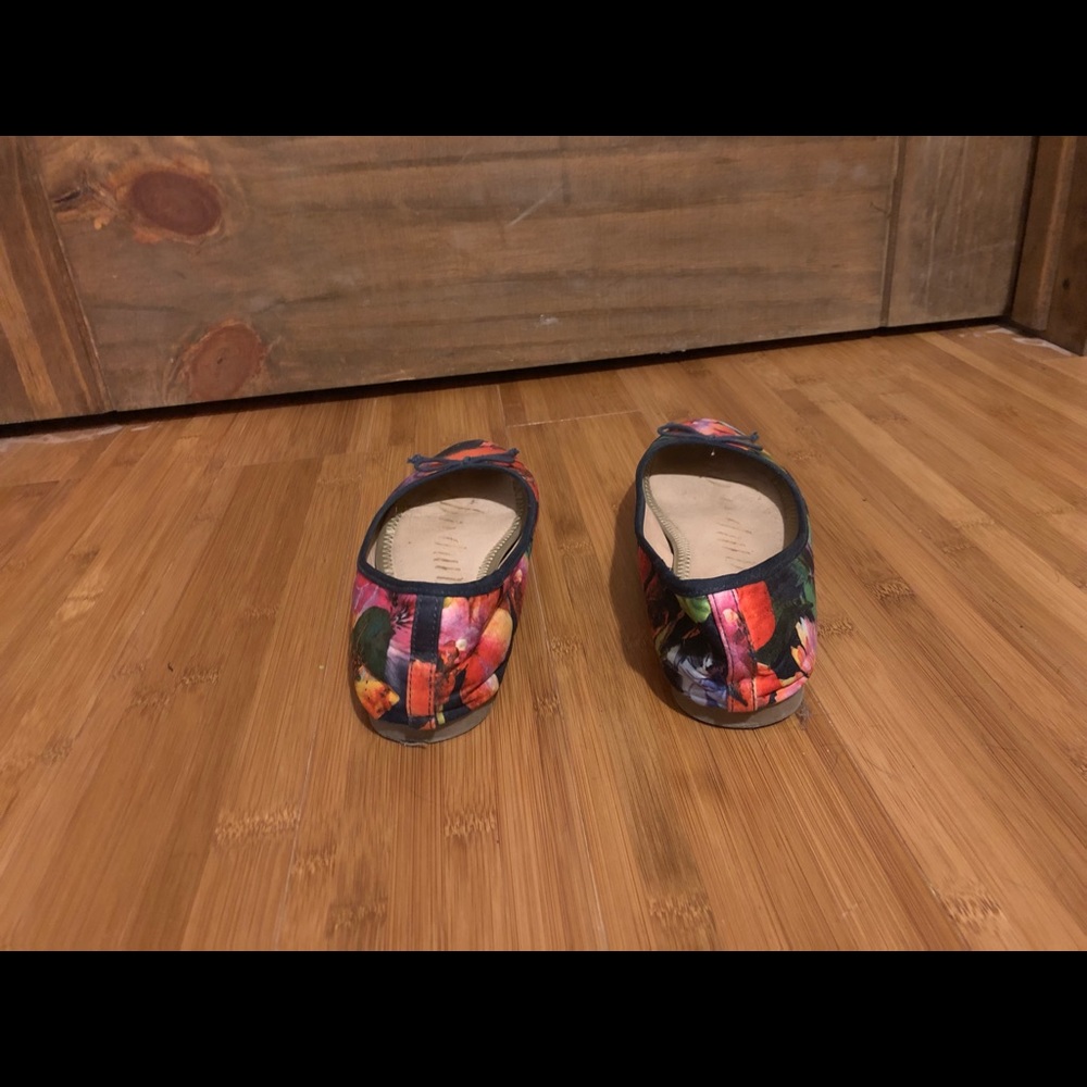 Shoes - Picture 5 of 5
